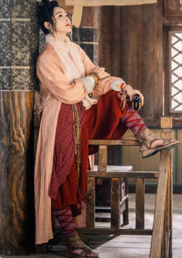 老戲骨重出江湖是個錯？張敏演技被罵尷尬，李嘉欣住ICU被嘲活該