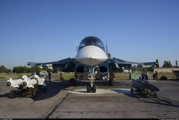 200架對120架,中國殲-16戰鬥機和俄羅斯蘇-34戰鬥機整體效能對比 200架對120架,中國殲-16戰鬥機和俄羅斯蘇-34戰鬥機整體效能對比