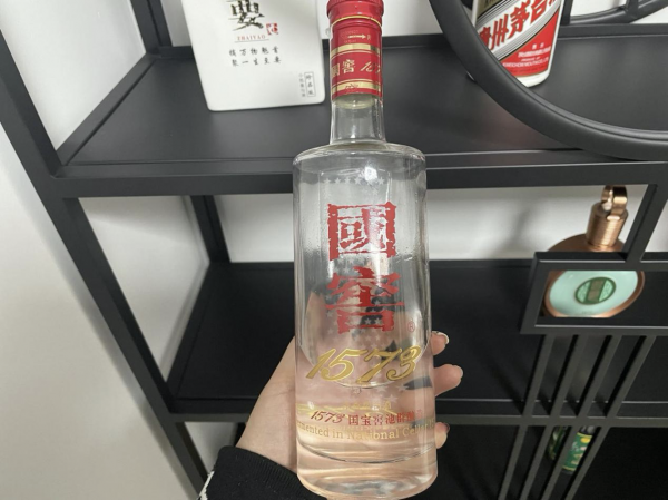 還在為過年選白酒，東奔西走？這6款高中低檔全都有，好喝有面兒