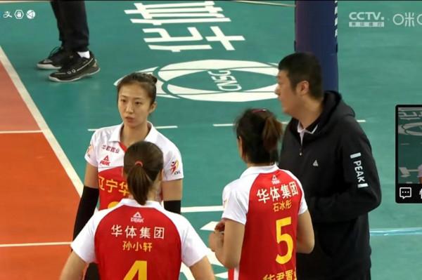 廣東女排三連敗！二主帥鬧笑話犯低階錯誤，遼寧坐等蘇魯論排名