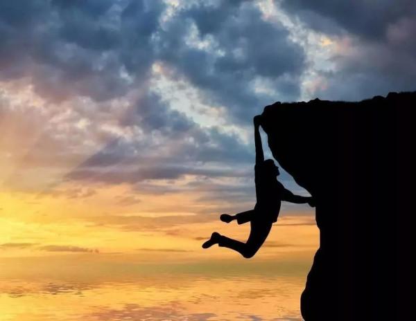 她36歲當奶奶,沒上過學卻考了駕照,還從駕校給兒子帶回一個女友 她36歲當奶奶,沒上過學卻考了駕照,還從駕校給兒子帶回一個女友