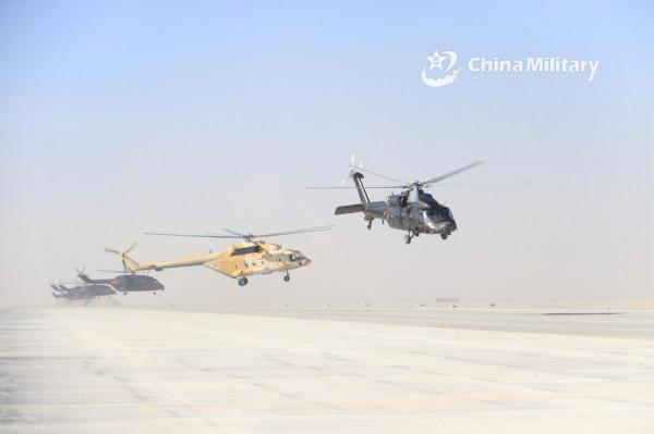 14架直升機同框起飛！解放軍陸航叢集遮天蔽日，2022還能變得更強