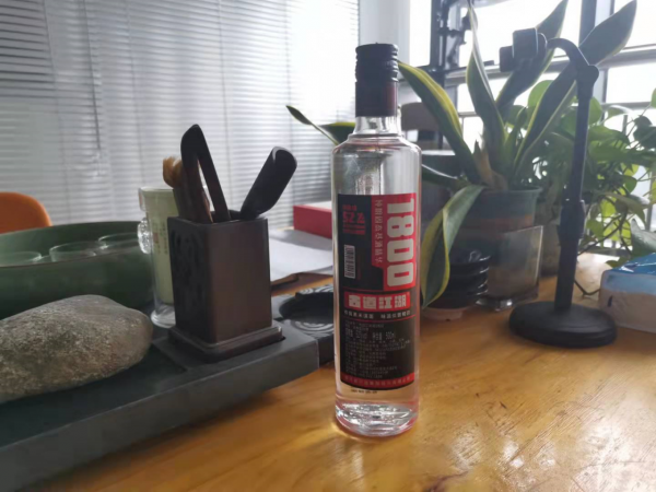 我國2款“簡裝白酒”,雖上不得檯面,但都是適合自飲的純糧好酒 我國2款“簡裝白酒”,雖上不得檯面,但都是適合自飲的純糧好酒