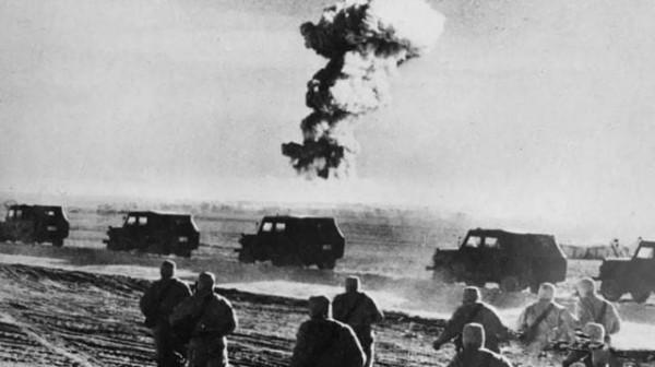 我國第一顆原子彈爆炸前，試驗場發生絕密戰鬥，後被改編成電影