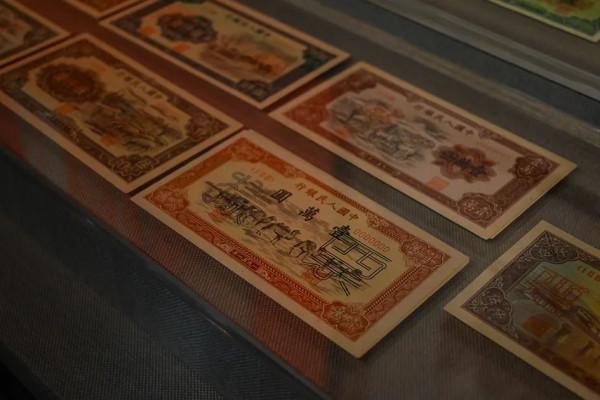 錢錢錢錢錢!北京這兒全是錢 錢錢錢錢錢!北京這兒全是錢