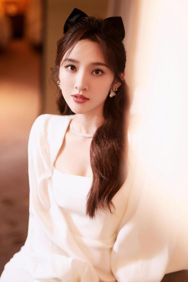 唐藝昕，唯美寫真集