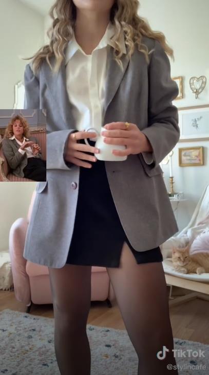 外國妹子紛紛模仿起梅格瑞恩的秋季穿搭，摩登雅痞風舒適又實用