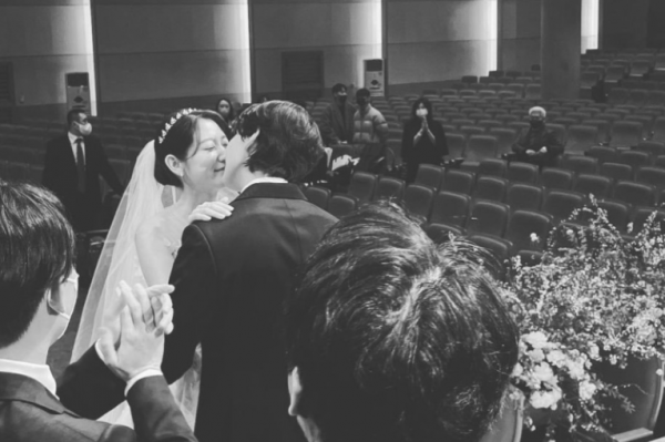 樸信惠結婚了，可不止拋棄了一個黃泰京
