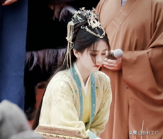 《長月燼明》官宣一月,選角再掀爭議,白鹿要硬演神界第一美人? 《長月燼明》官宣一月,選角再掀爭議,白鹿要硬演神界第一美人?