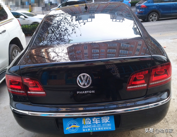 心中永遠的大眾旗艦，36萬買輛絕版輝騰值嗎？檢測後心如死灰