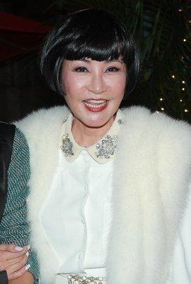 “港姐”狄波拉：為謝賢放棄美國富豪，兒子謝霆鋒被傳賭王私生子