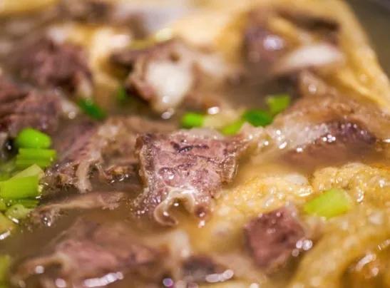 牛腩好吃,在家該怎樣做出酒店飯店的味道,軟爛入味多汁呢? 牛腩好吃,在家該怎樣做出酒店飯店的味道,軟爛入味多汁呢?