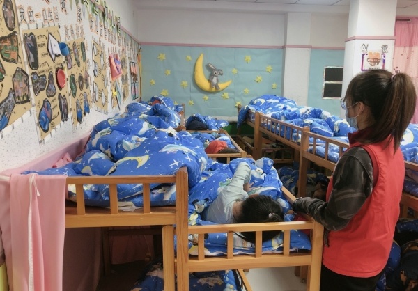 幼兒園裡的安全小常識——黃村二幼小班生活活動 幼兒園裡的安全小常識——黃村二幼小班生活活動