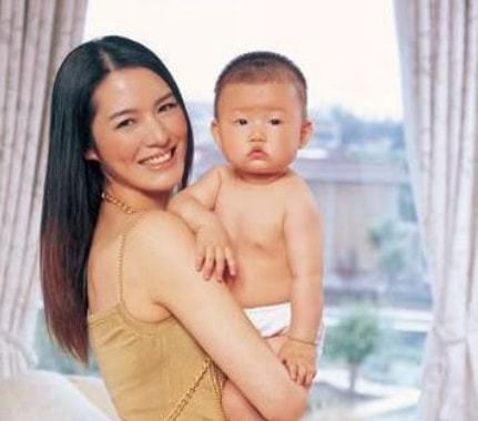 馬豔麗:嫁3婚大15歲導演,將女兒改姓,46歲獨自帶娃 馬豔麗:嫁3婚大15歲導演,將女兒改姓,46歲獨自帶娃