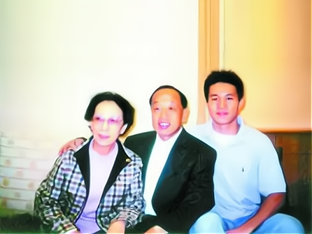 閻維文之女閻晶晶：見證父母的患難婚姻，丈夫也像父親一樣暖心