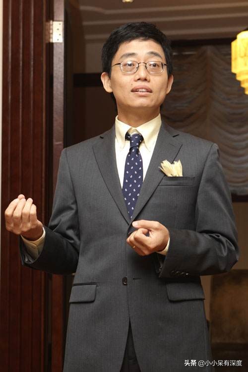 黃西和妻子近照,他是央視海歸博士,他背後的艱辛常常被一筆帶過 黃西和妻子近照,他是央視海歸博士,他背後的艱辛常常被一筆帶過