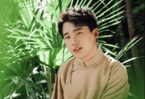 67歲成龍盡顯老態，頭髮稀疏成“空氣劉海”，或將會是退圈之作？