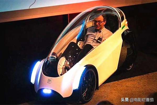 明星座駕潛規則：1.6米潘長江開路虎，1.9米巨石強森卻開法拉利