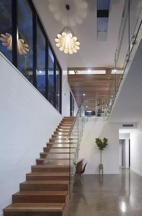 澳洲兄弟375萬買500㎡惡臭房垃圾房,用3個月爆改賣出1000多萬 澳洲兄弟375萬買500㎡惡臭房垃圾房,用3個月爆改賣出1000多萬