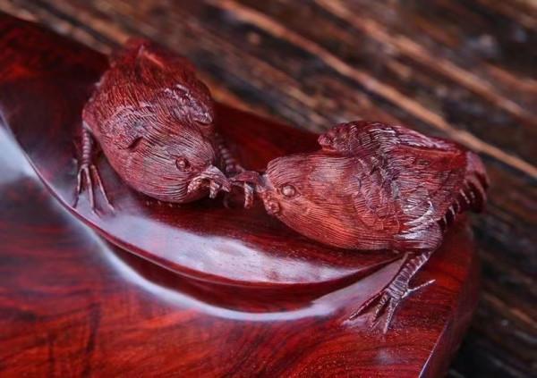 一對燕雀的愛情故事！紫檀木雕——百年好合