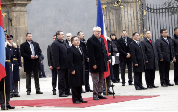 蒙古國第四任總統，在位八年時間，堅持對華友好