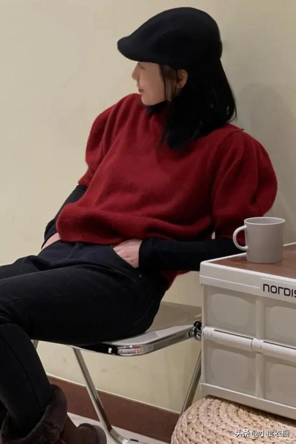 一見鍾情的短袖款酒紅色羊毛絨毛衣讓我著迷