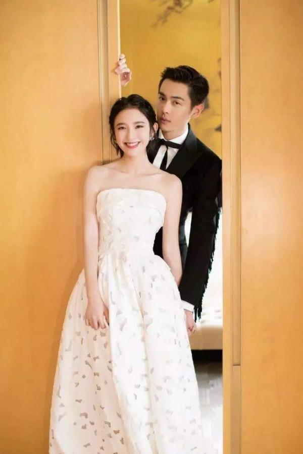 唐藝昕張若昀高顏值結婚照,也許這就是愛情最美的樣子了吧? 唐藝昕張若昀高顏值結婚照,也許這就是愛情最美的樣子了吧?