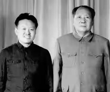 他為毛主席做了22年的飯，從未加過一滴醬油，飯後還要銷燬選單