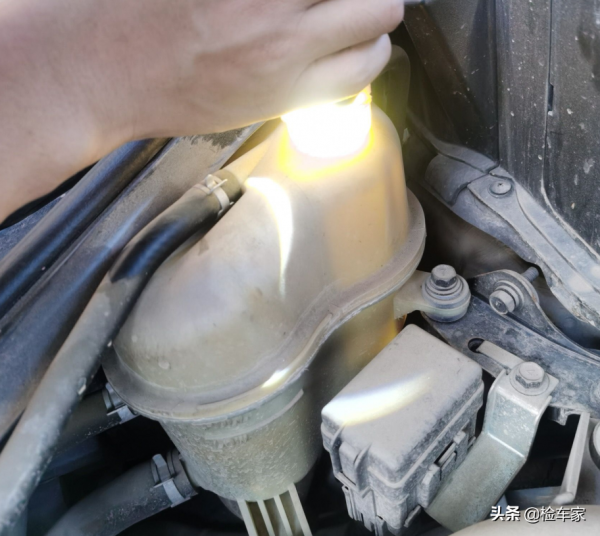 百公里油耗“五桶”,當年20多萬的納智捷MPV貶值幅度太驚人 百公里油耗“五桶”,當年20多萬的納智捷MPV貶值幅度太驚人