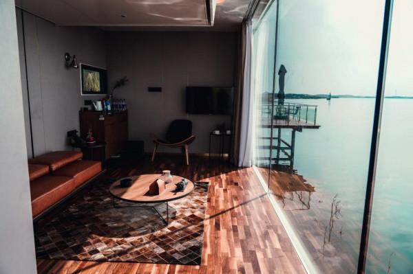 沙湖邊的超級網紅酒店，住在蛋裡是什麼樣的體驗