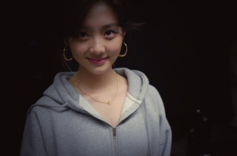 汪峰王菲小瀋陽黃磊女兒未成年打扮早熟，曹格女兒11歲就濃妝豔抹