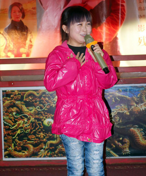 朱潔:身高1米24,23歲嫁侏儒症秦學士後,月入過萬,活成小公主 朱潔:身高1米24,23歲嫁侏儒症秦學士後,月入過萬,活成小公主