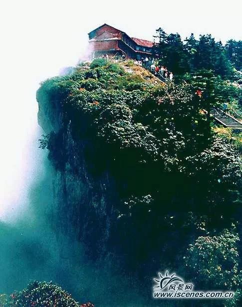 秀甲天下峨眉山