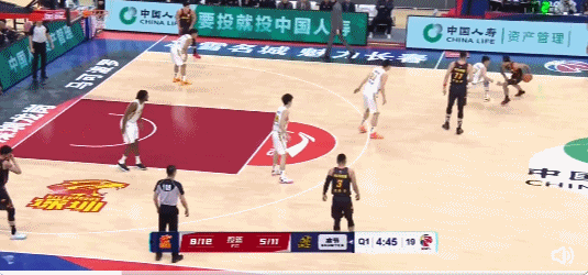 布克35+6+7顧全24分終場前0.1秒獻絕殺 深圳擒廣廈奪9連勝 布克35+6+7顧全24分終場前0.1秒獻絕殺 深圳擒廣廈奪9連勝