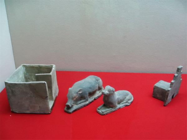 1976年，一農民在麥田中挖出一列磚牆，考古學家發現底下有古墓