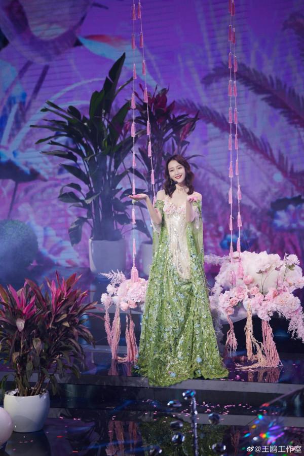 被王鷗關曉彤傅菁的花心舞臺擊中了啊～是心動啊！北京臺春晚