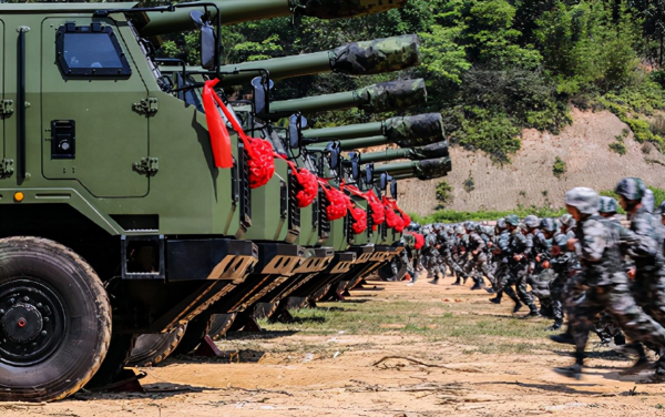 中國炮兵自行化的漏網之魚，66式加榴炮服役半世紀，接替者何在？