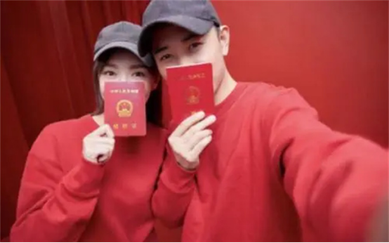 唐嫣低調撒糖,和羅晉同穿女兒喜歡的米老鼠衣服,一家三口超幸福 唐嫣低調撒糖,和羅晉同穿女兒喜歡的米老鼠衣服,一家三口超幸福