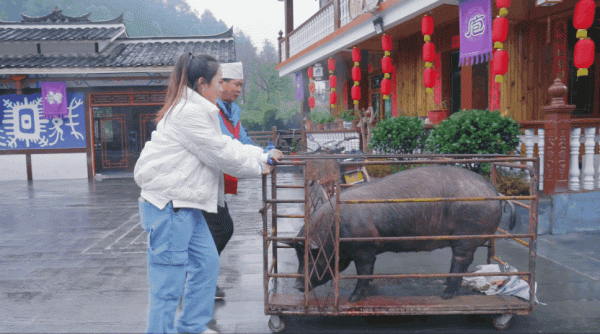 大山深處的年味，是錘出來的！紅紅火火！又香又糯