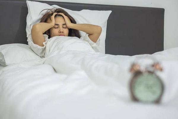 半夜經常失眠,難入睡?這4種疾病,或是你凌晨醒來的幕後真兇 半夜經常失眠,難入睡?這4種疾病,或是你凌晨醒來的幕後真兇