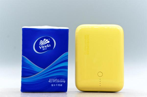 遠看像紙巾,近看似果凍!MOVESPEED Q10超迷你20W快充充電寶 遠看像紙巾,近看似果凍!MOVESPEED Q10超迷你20W快充充電寶