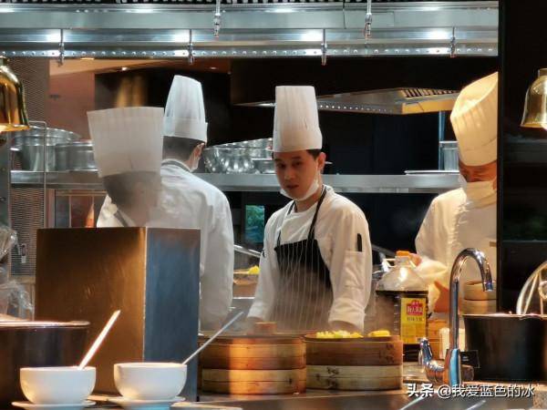在北京入住第二家酒店自助餐廳裡的早餐