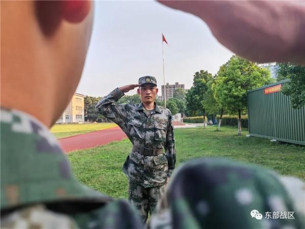 新兵家長：中秋佳節，您有一封來自軍營的信