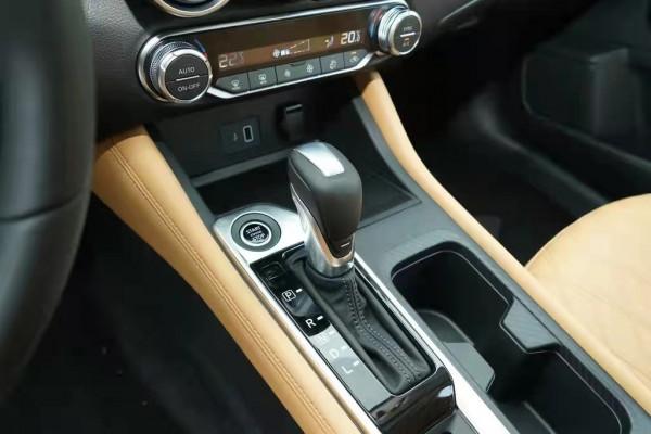 東風日產新款軒逸售價11.9萬元起，外觀帥氣又省油，年輕人首選