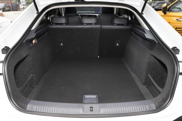 奔騰B70：預算不夠20萬也能買B級車，價效比夠不夠高？