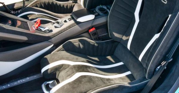 接近賽車的超跑,蘭博基尼Huracán STO氣場十足,擁有鯊魚式前臉 接近賽車的超跑,蘭博基尼Huracán STO氣場十足,擁有鯊魚式前臉