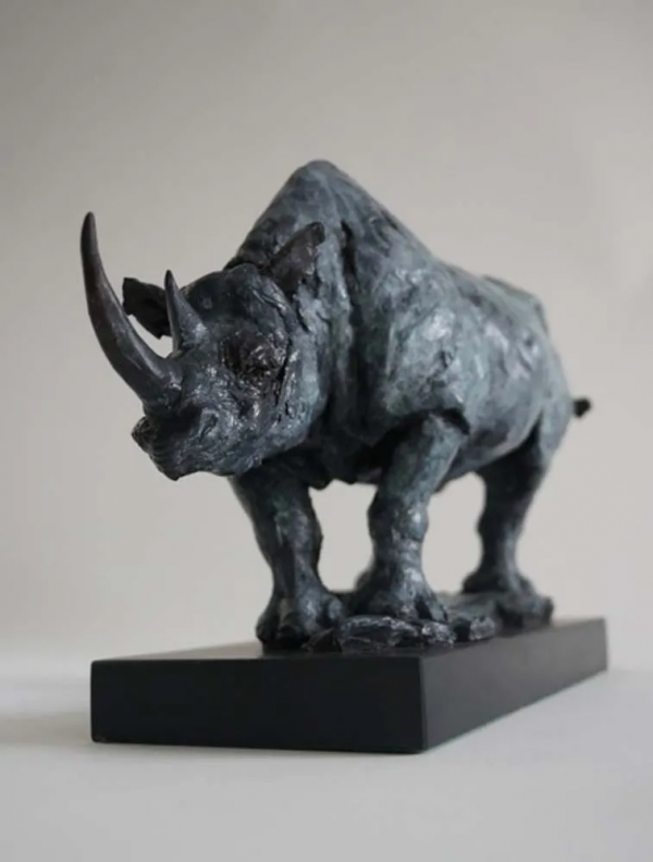 “風乾”的雕塑，Georgiana Anstruther 眼中的人物形象