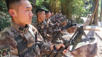 開展刺殺格鬥訓練 錘鍊官兵戰鬥血性