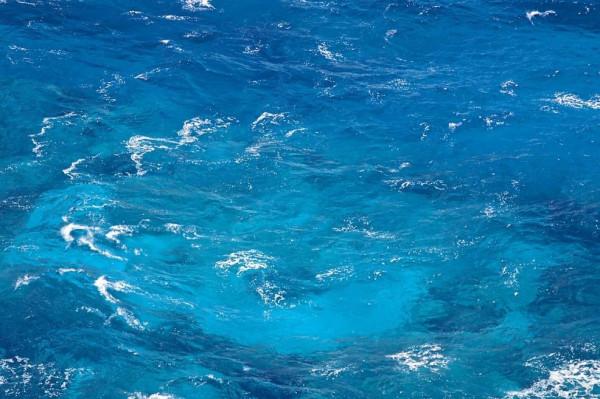 手工DIY丨值得一試的小手工（滴膠燈泡海景）