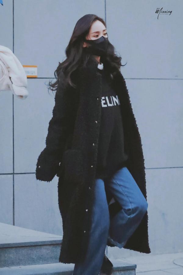 楊冪上班路透圖